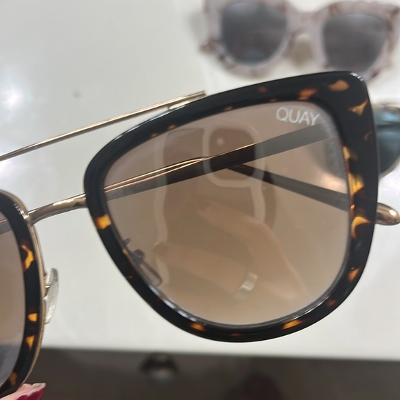 Bundle of 3 Quay Australia sunglasses - Picture 10 of 14